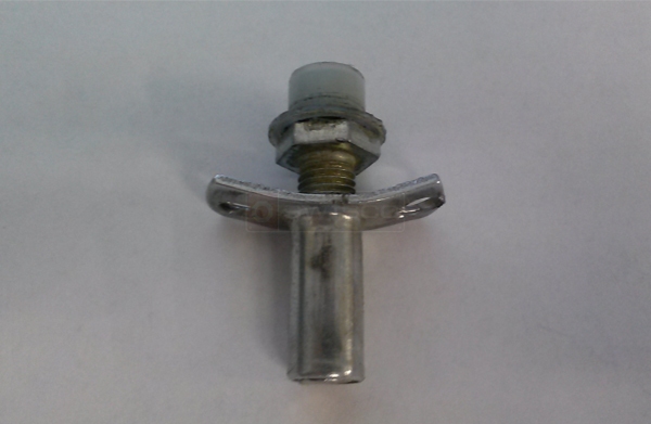 User submitted a photo of a pivot pin.