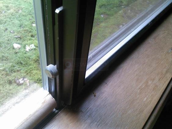 User submitted a photo of window hardware.