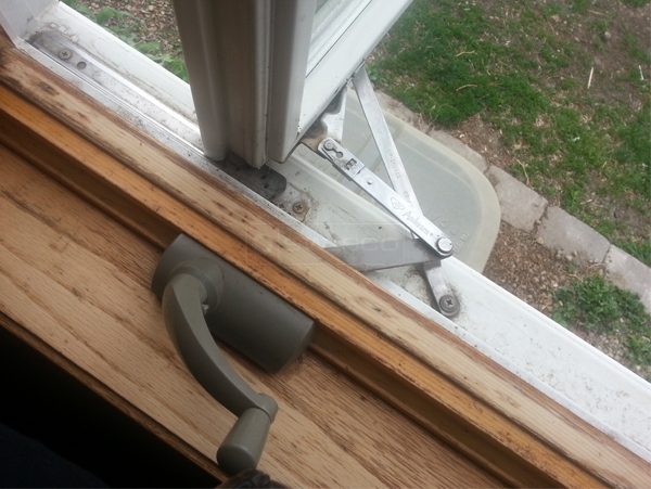 User submitted a photo of a window operator.