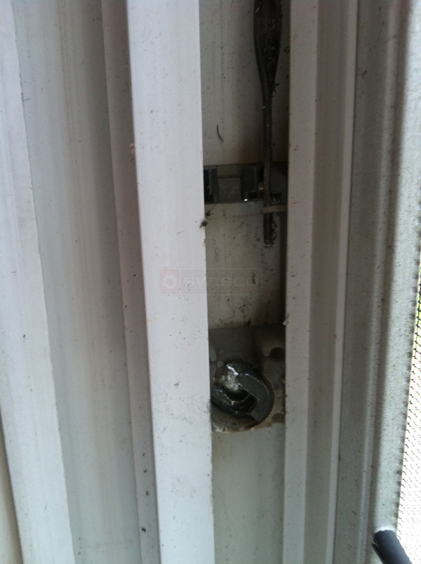 User submitted a photo of a pivot shoe.