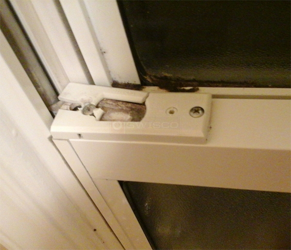 User submitted a photo of a tilt latch.