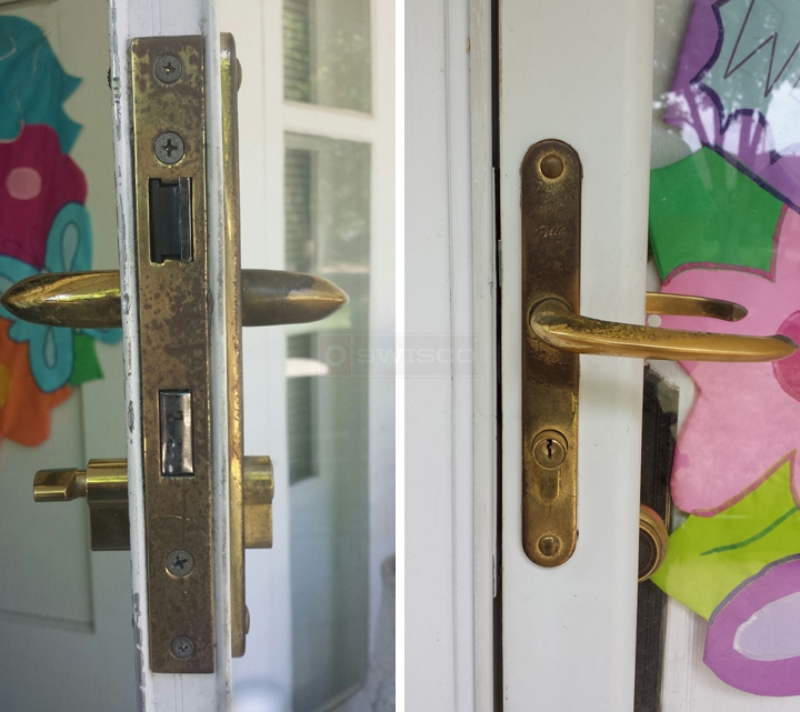 User submitted photos of a door handle set.