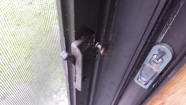 User submitted a photo of window hardware.