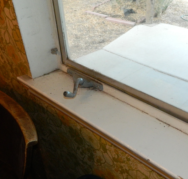 User submitted a photo of a window operator.