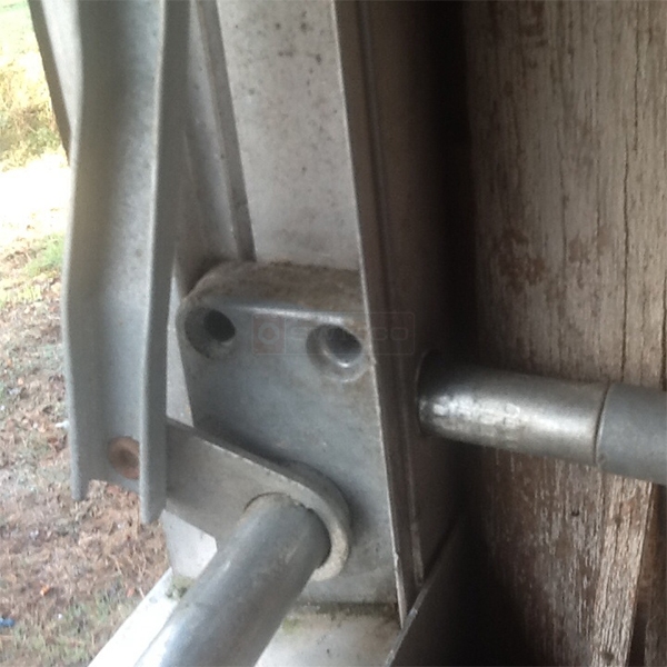 User submitted a photo of window hardware.
