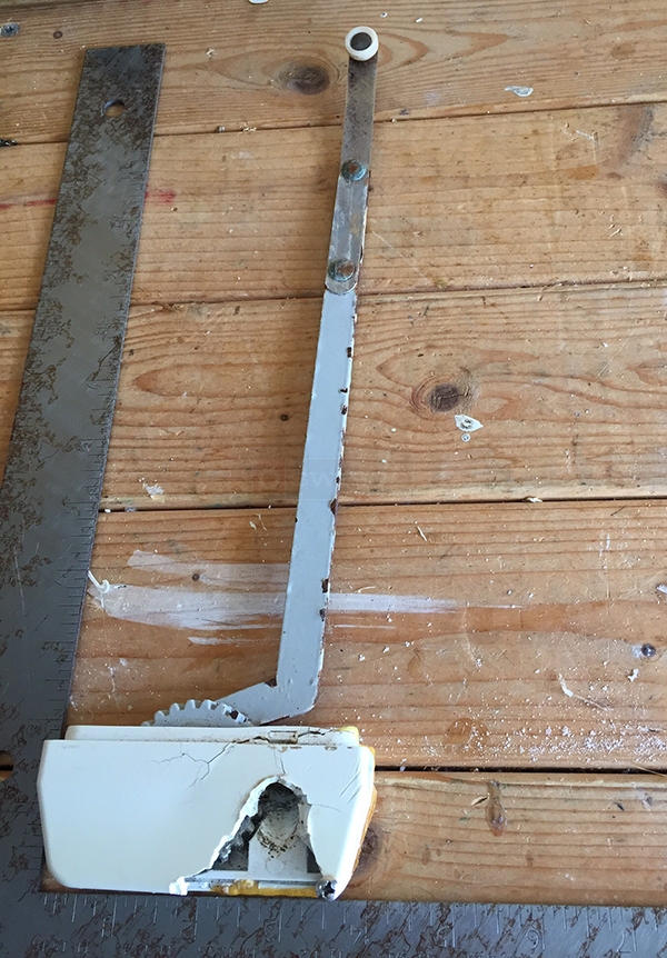 User submitted a photo of a window operator.