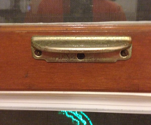 User submitted a photo of window sash lift.