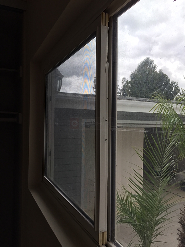 User submitted a photo of window hardware.