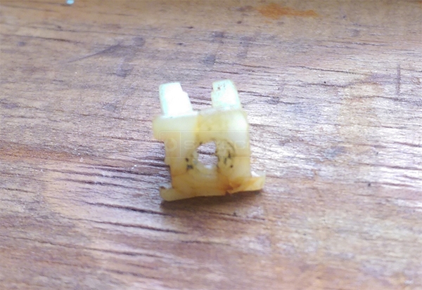 User submitted a photo of window hardware.