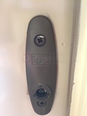 User submitted a photo of a thumb latch.