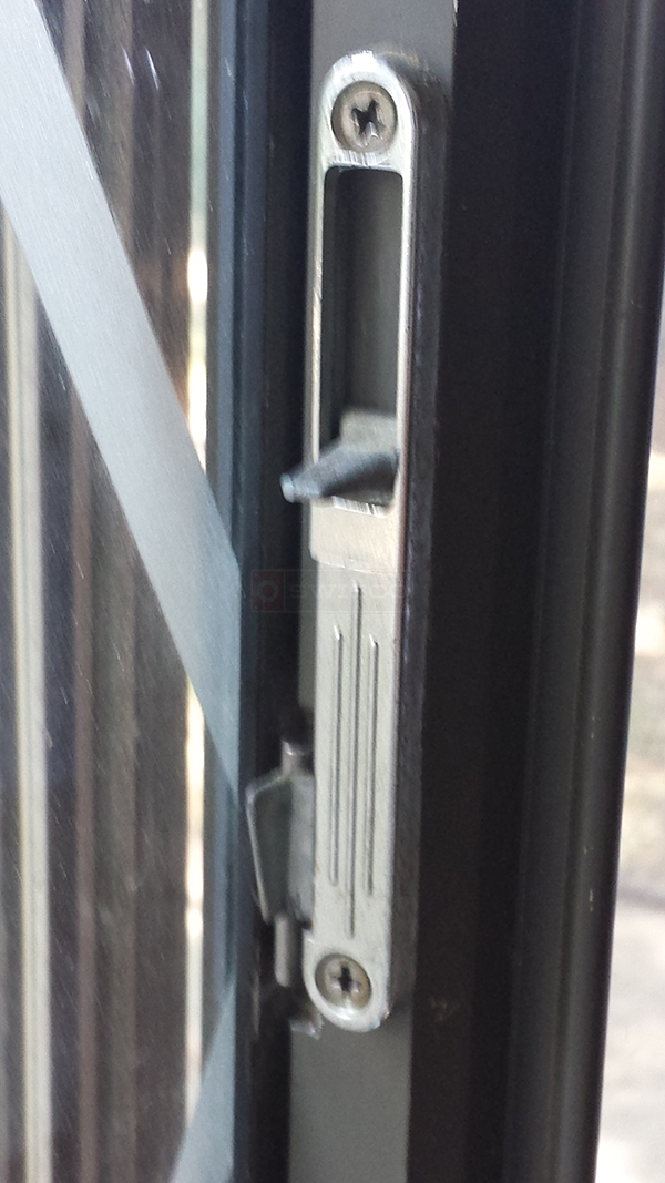 User submitted a photo of a window lock.