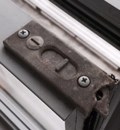 User submitted photo of their window hardware.