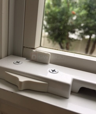 User submitted photo of their window hardware.