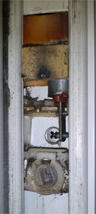 User submitted photo of their window hardware.