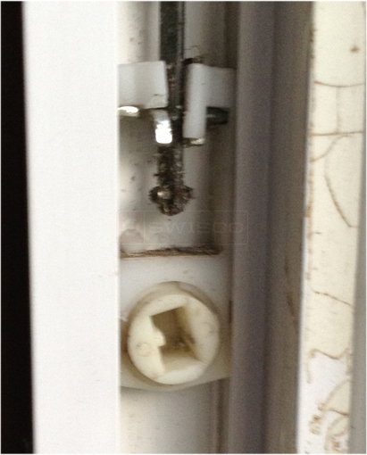 User submitted photo of their window hardware.