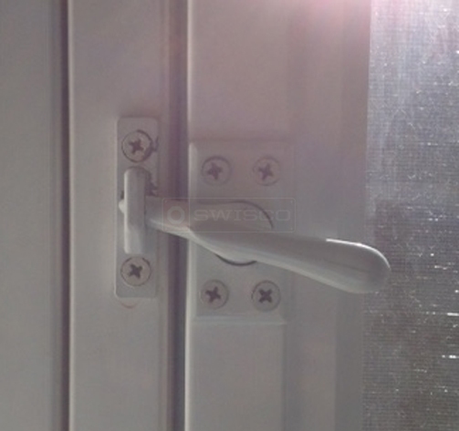 User submitted photo of their window hardware.