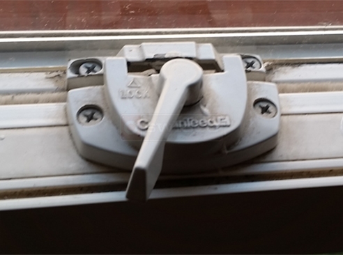 User submitted photo of their window hardware.