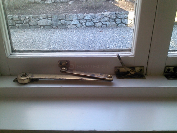 User submitted a photo of a window operator.
