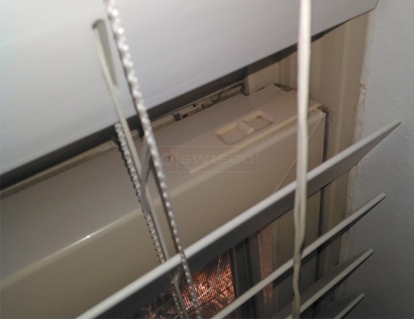User submitted a photo of a tilt latch.