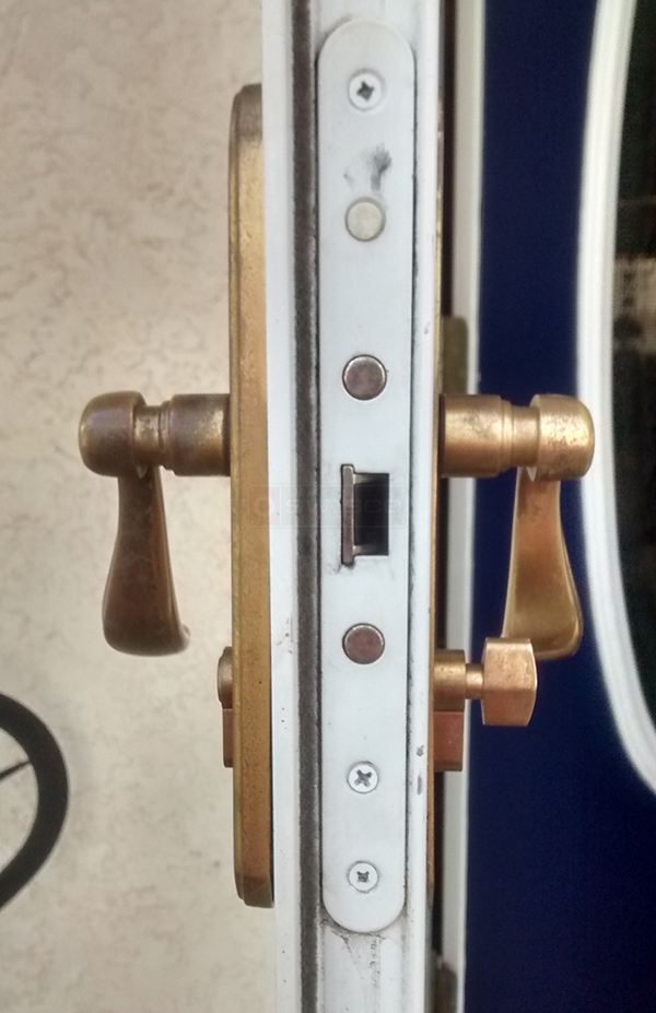 User submitted a photo of a door handle set.
