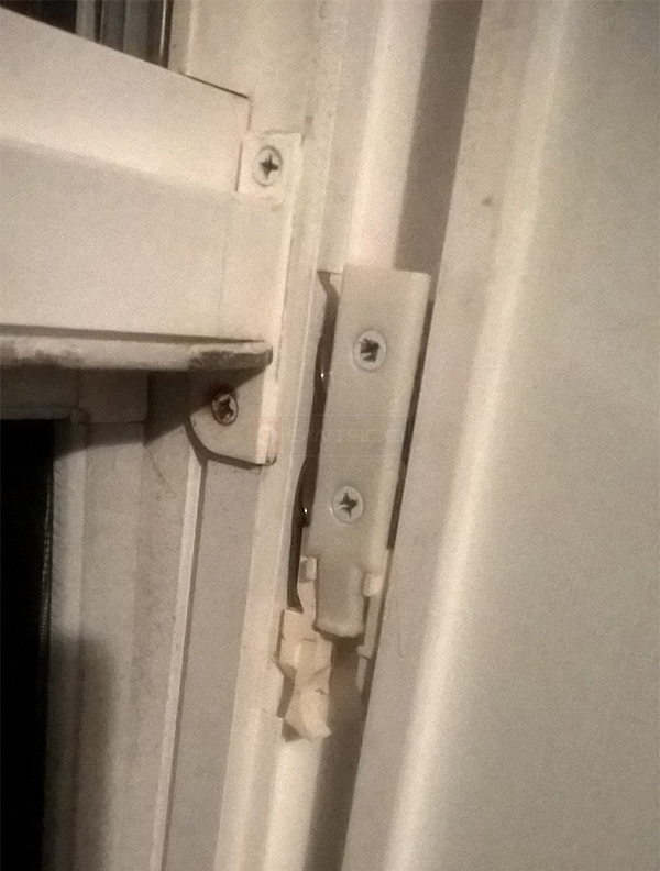 User submitted a photo of window hardware.