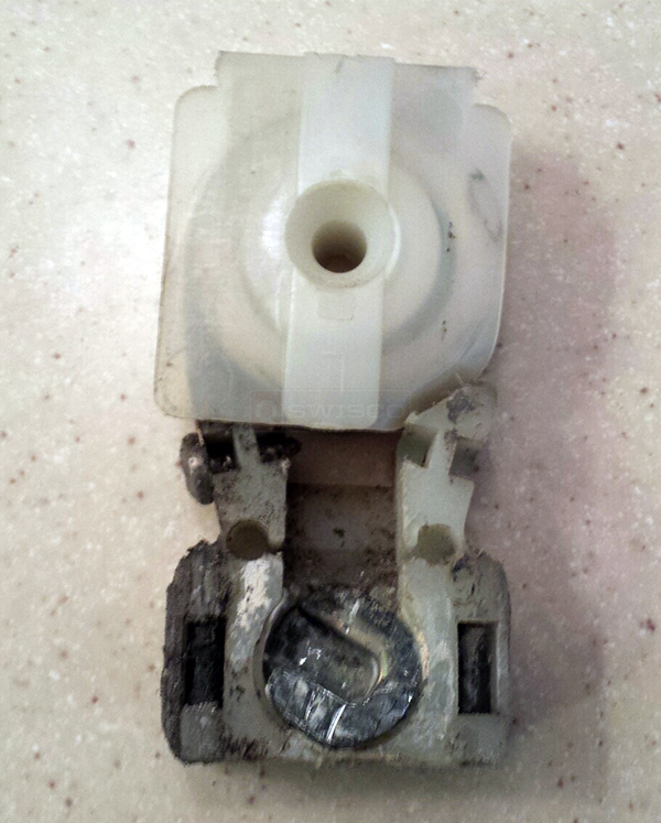 User submitted a photo of a pivot shoe.