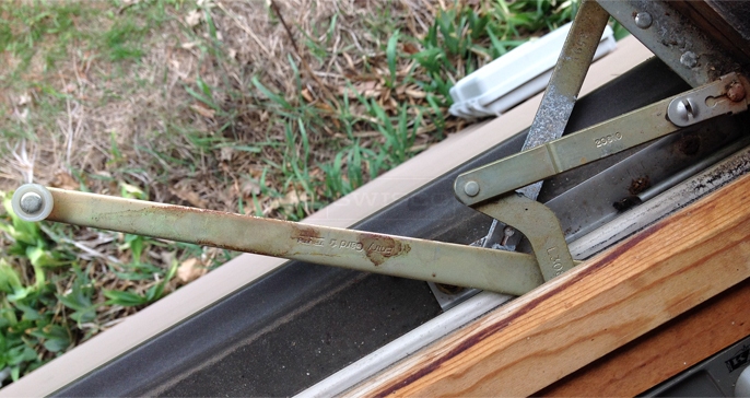 User submitted photo of their window hardware.