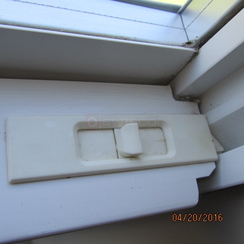 User submitted a photo of a tilt latch.