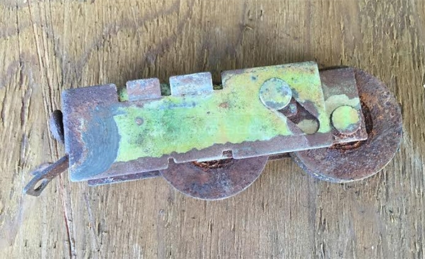 User submitted photos of a patio door roller.