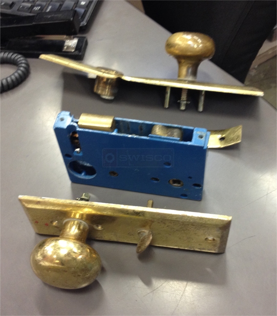 User submitted image of their door hardware.