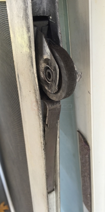 User submitted image of their door hardware.