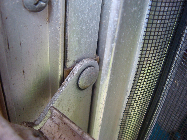 User submitted a photo of window hardware.