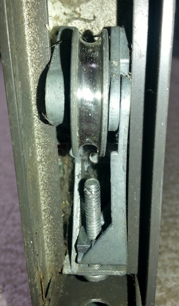 User submitted image of their door hardware.