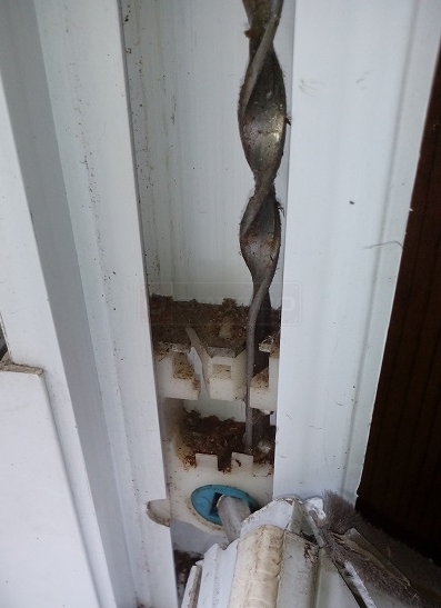 User submitted image of their window hardware.