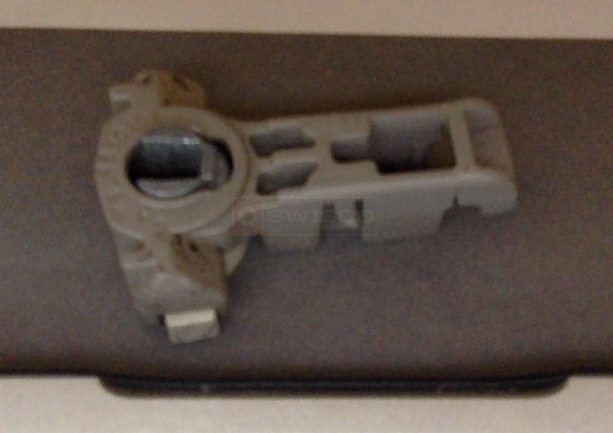User submitted image of their window hardware.