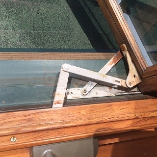 User submitted a photo of a window operator.