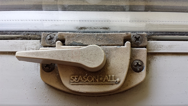 User submitted a photo of a window lock.