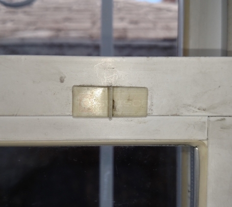 User submitted image of their window hardware.