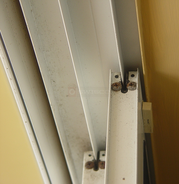 User submitted a photo of window hardware.