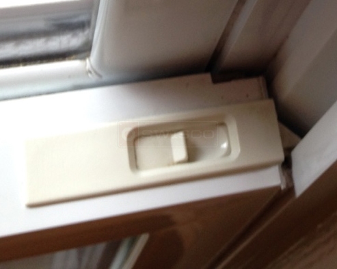 User submitted image of their window hardware.