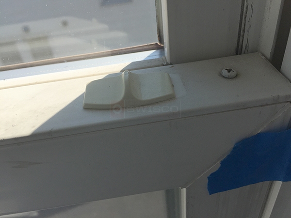User submitted a photo of a tilt latch.