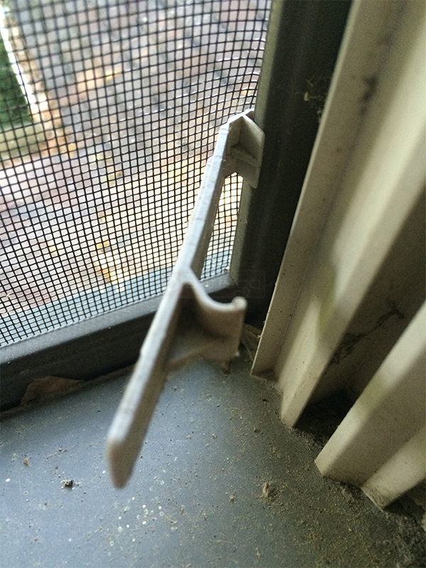 User submitted a photo of window hardware.