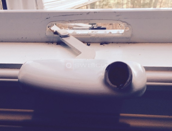 User submitted image of their window hardware.