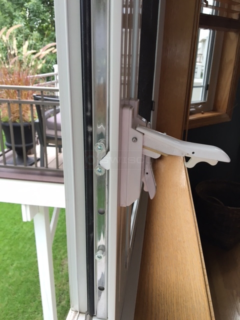 User submitted a photo of window hardware.