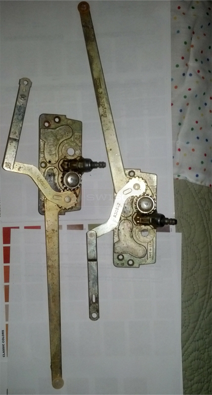 User submitted image of their window hardware.