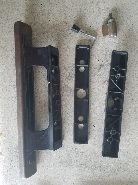 User submitted image of their door hardware.