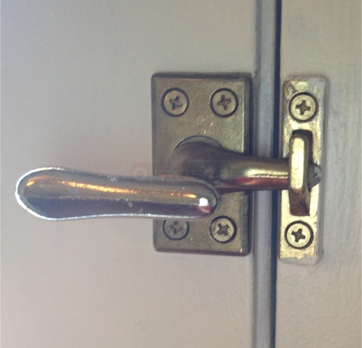 User submitted image of their window hardware.