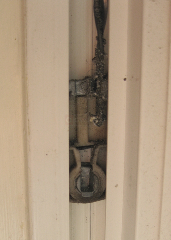 User submitted a photo of a pivot shoe.