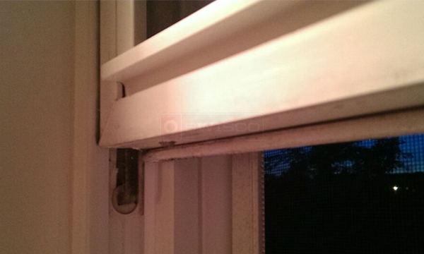 User submitted a photo of window hardware.