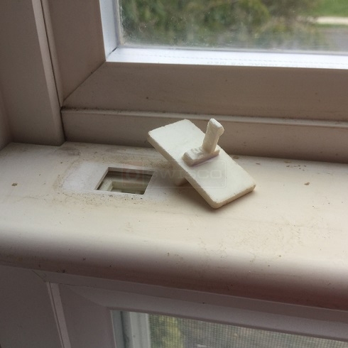 User submitted a photo of a tilt latch.